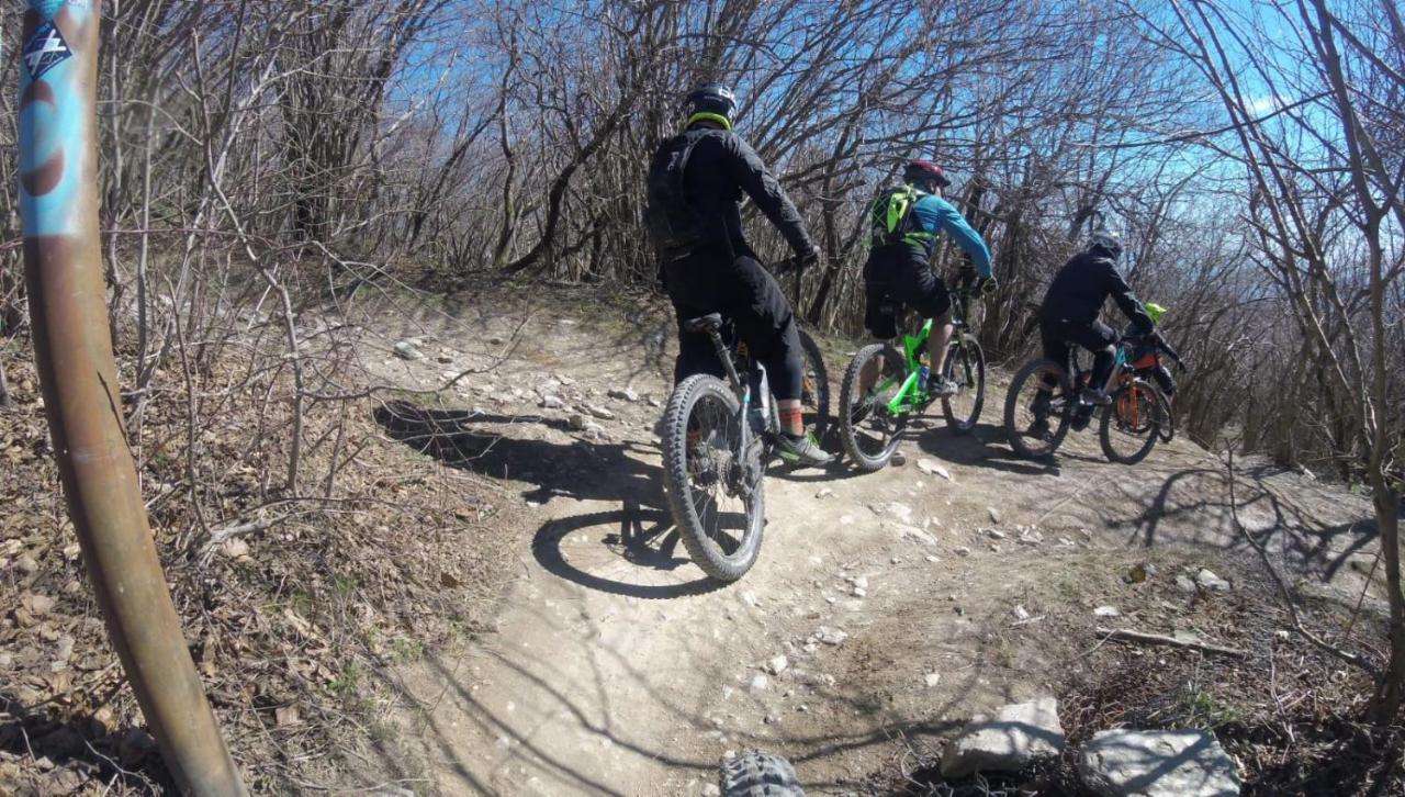 Albergo Aduepassi & Servizio Bike Shuttle Finale Ligure Eksteriør billede