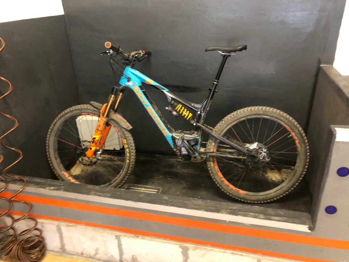 Albergo Aduepassi & Servizio Bike Shuttle Finale Ligure Eksteriør billede